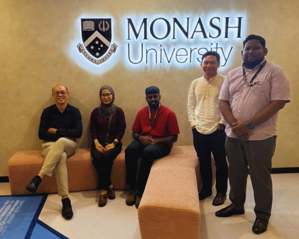 The H2O Datatech and Monash University Malaysia project team at Monash University Malaysia.